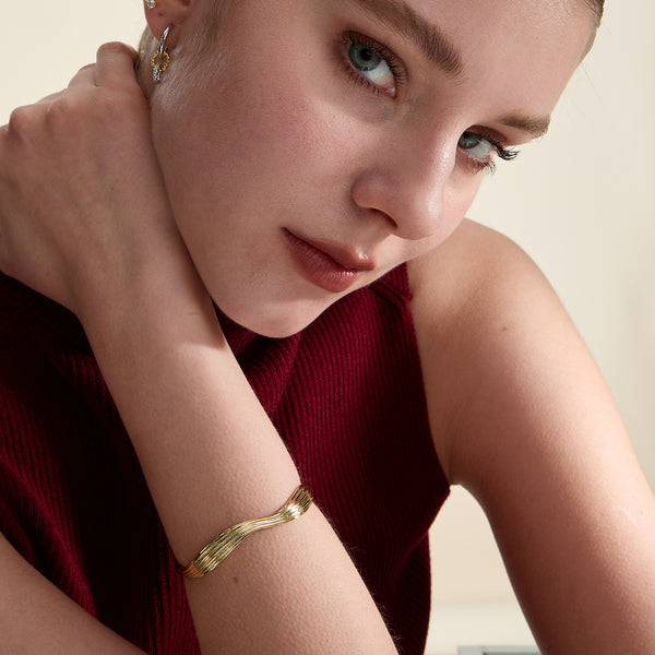 BVFS0790 Wave Cuff Bangle