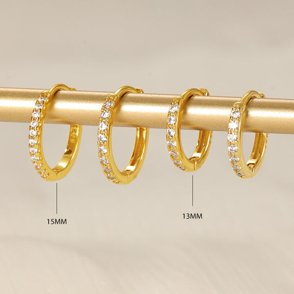 FE0038 Classic Claw Setting Cubic Zirconia Huggies