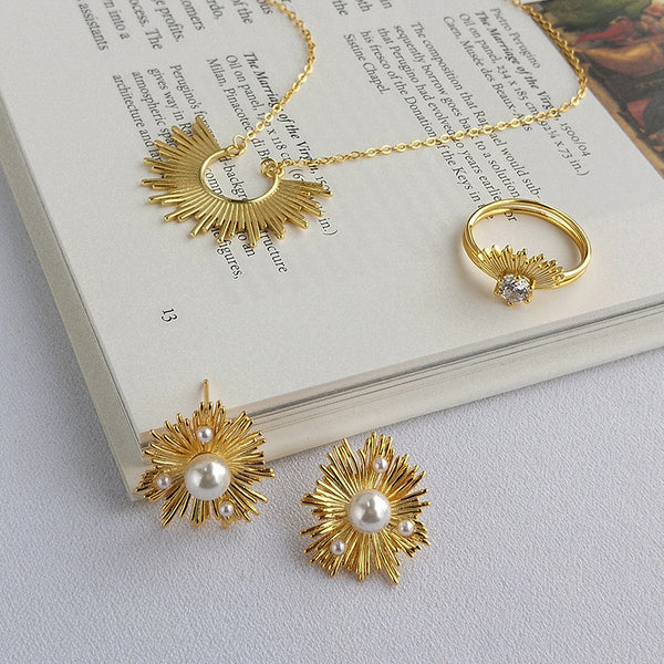 FE2679 925 Sterling Silver Light Luxury Shell Pearl Stud Earrings