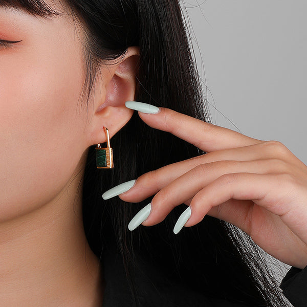 FE2540 925 Sterling Silver Onyx Peacock Green Stone Letter Lock Dangle Hoop Earring