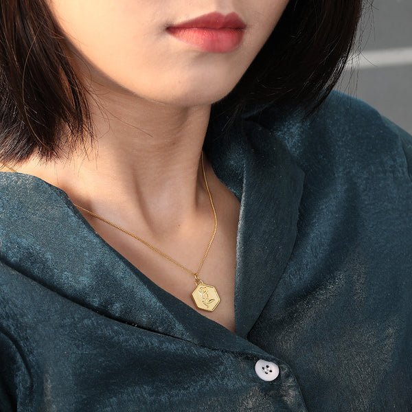 FX1057 925 Sterling Silver Hexagon Engraved Rose Necklace