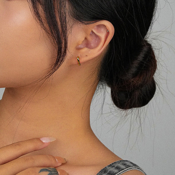 FE2579 925 Sterling Silver Dainty Love Heart Hoop Earring