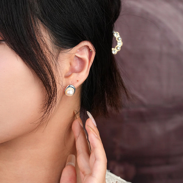 FE2692 Shell Pearl Stud Earrings