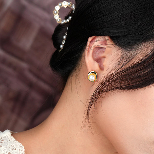 FE2692 Shell Pearl Stud Earrings