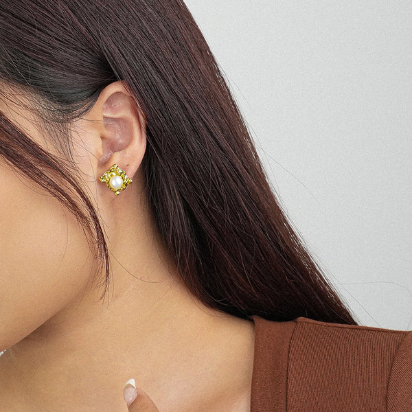 FE2617 925 Sterling Silver Rectangular Pleated Shell Pearl Stud Earring