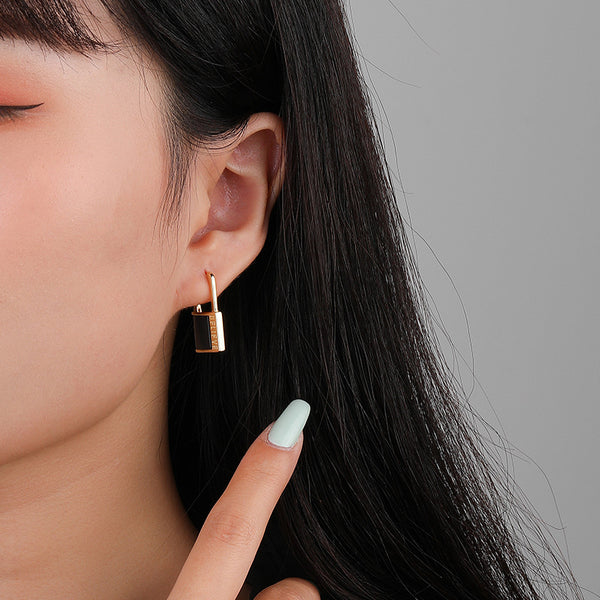 FE2540 925 Sterling Silver Onyx Peacock Green Stone Letter Lock Dangle Hoop Earring