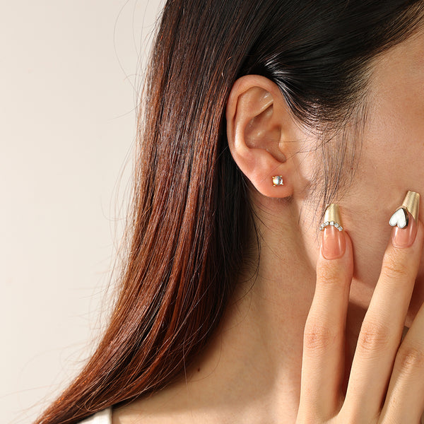 FE2043 Turquoise Claw Set Stud Earrings