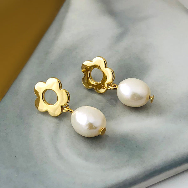 FE2674 925 Sterling Silver Cutout Flower Baroque Pearl Stud Earrings