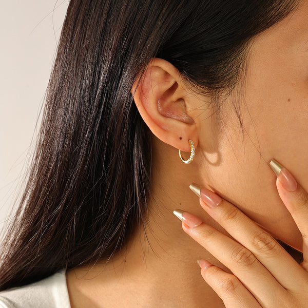 FE2316  925 Sterling Silver Classic Cubic Zirconia Hoop Earrings