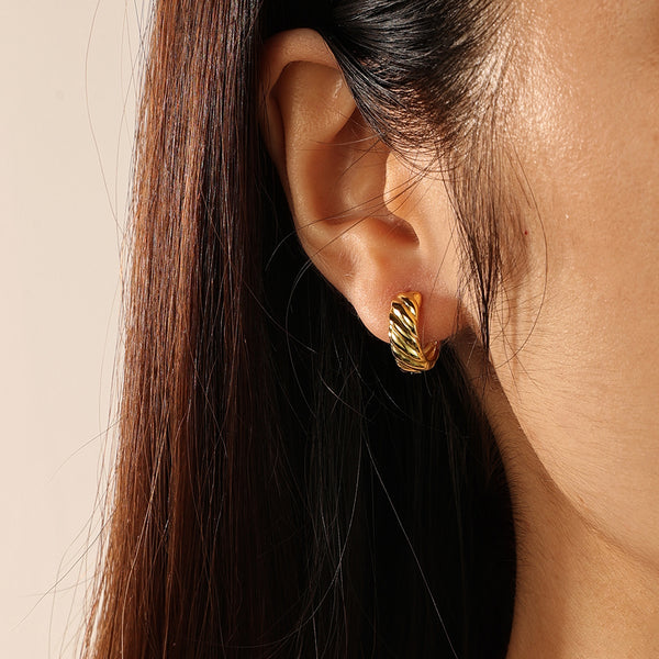 FE2073 925 Sterling Silver Charlotte Bold Huggie Hoop Earrings