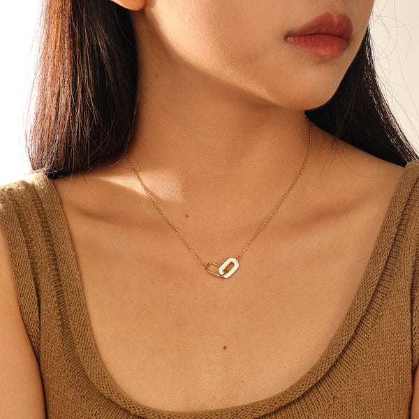 VFX0030 Interlocking Oval Enamel Necklace