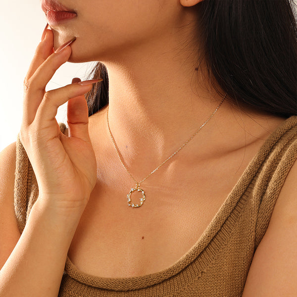 VFX0037 Pave Zirconia Big Circle Pendant Necklace