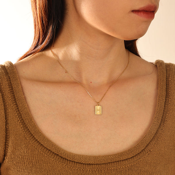 VFX0035 Rectangle Pendant Necklace