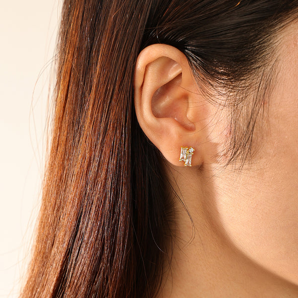 FE2756 925 Sterling Silver Baguette Cubic Zirconia Stud Earrings