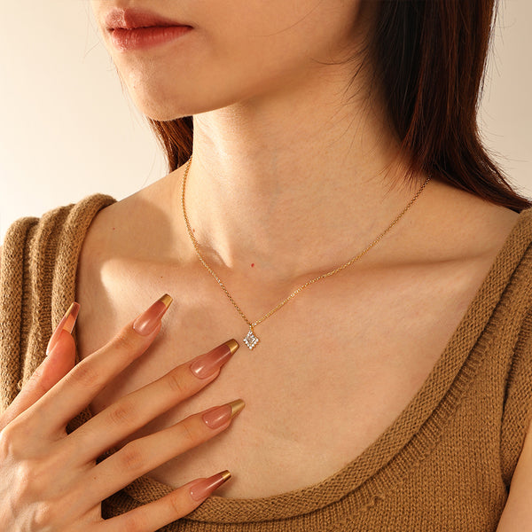 VFX0031 Zirconia Pendant Necklace