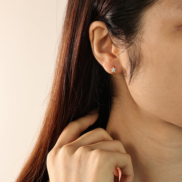 FE2148 925 Sterling Silver CZ Snow Flower Hoop Earrings