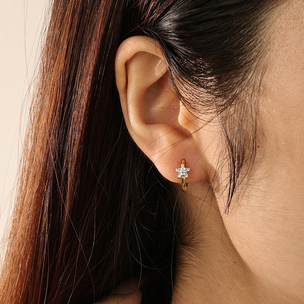 FE2148 925 Sterling Silver CZ Snow Flower Hoop Earrings