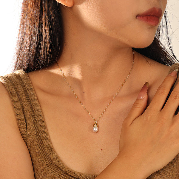 VFX0083 Pearl Necklace