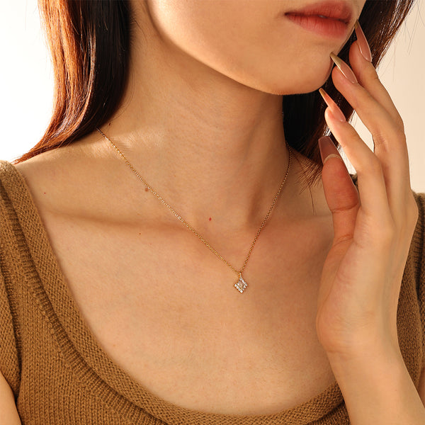VFX0031 Zirconia Pendant Necklace