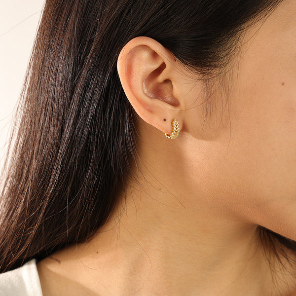 FE2170 925 Sterling Silver Pave Zirconia Leaf Hoop Earrings