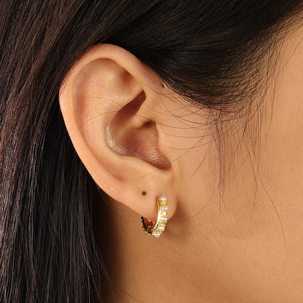 FE2188 925 Sterling Silver Classic Shell Pearl Hoop Earrings