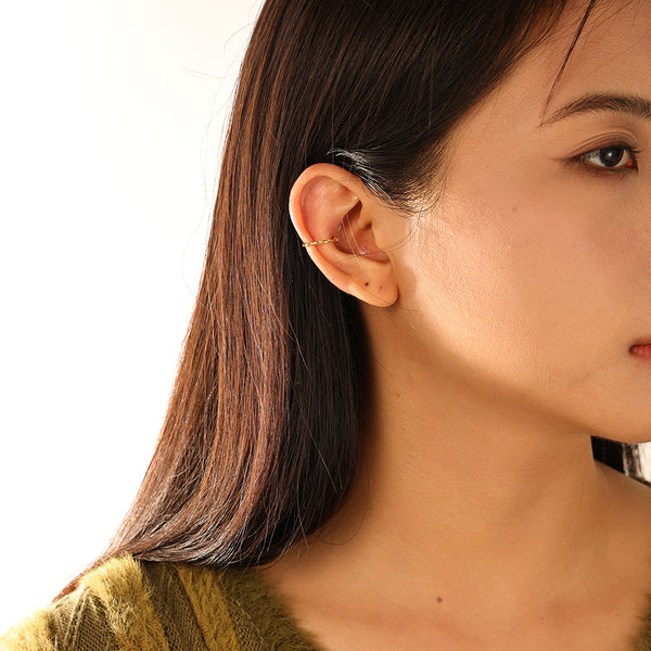 FE3194 Bezel Setting CZ Twist Ear Cuff