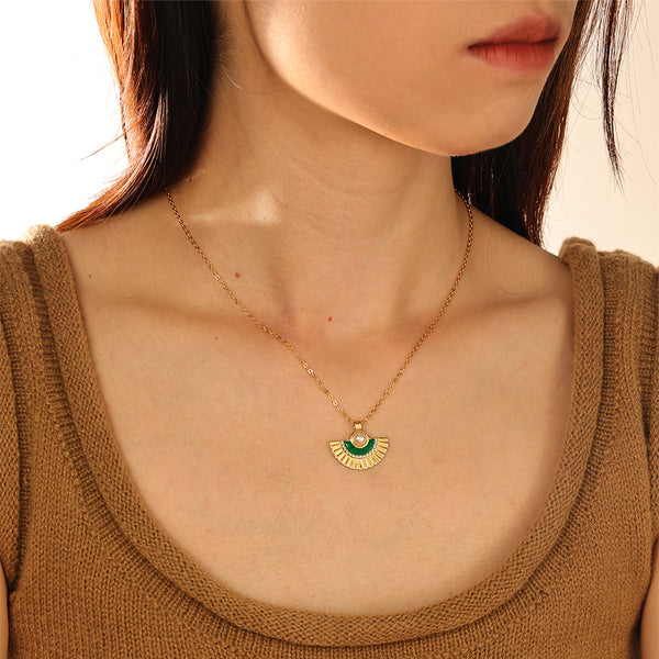 VFX0070 Vintage Green Enamel & Pearl Necklace