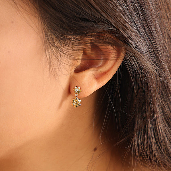 VFE0156 Double Daisy Flower Drop Stud Earring