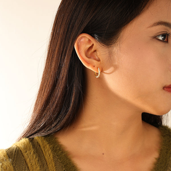 FE3196 Minimalist Cubic Zirconia Hoop Earring