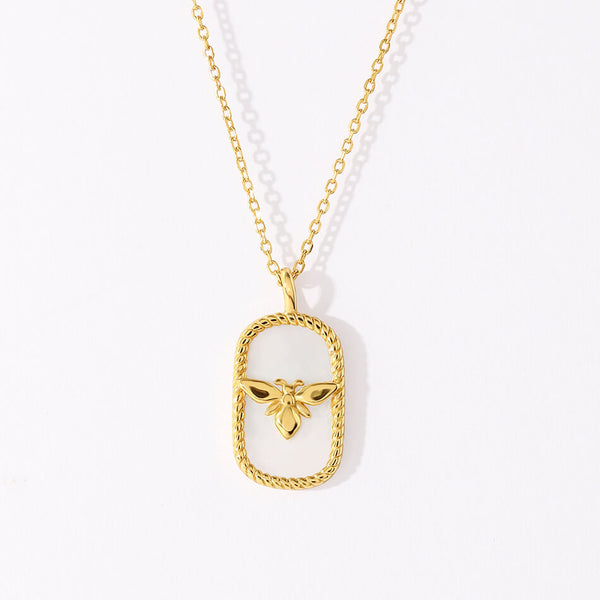 VFX0418 Honey Beee Mother Of Pearl Oval Pendant Necklace