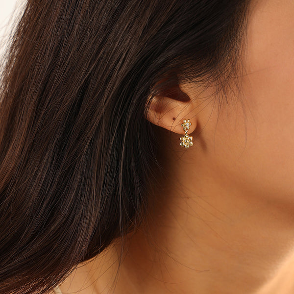 VFE0156 Double Daisy Flower Drop Stud Earring