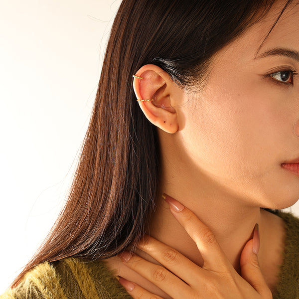 FE3194 Bezel Setting CZ Twist Ear Cuff