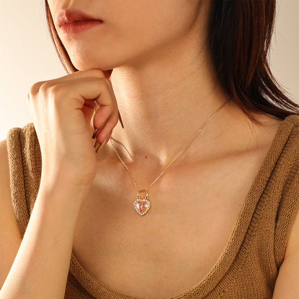VFX0032 Moonstone Heart Pendant Necklace