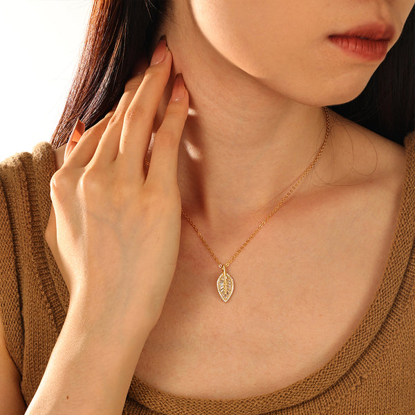 FX1189 925 Sterling Silver Full CZ Leaf Pendant Necklace