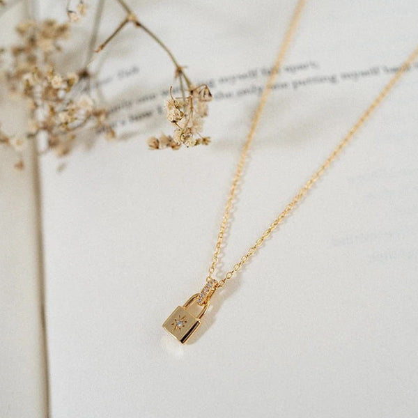 FX0334 925 Sterling Silver Mini Lock Pendant Necklace