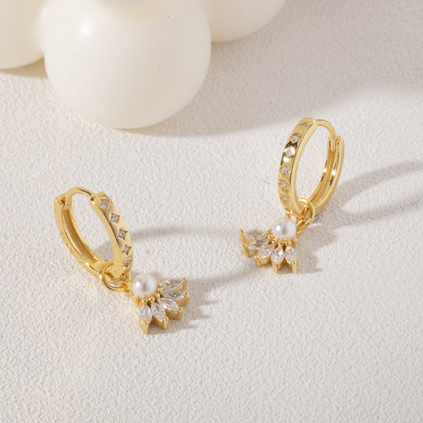 FE1859 925 Sterling Silver Freshwater Pearl CZ Hoops