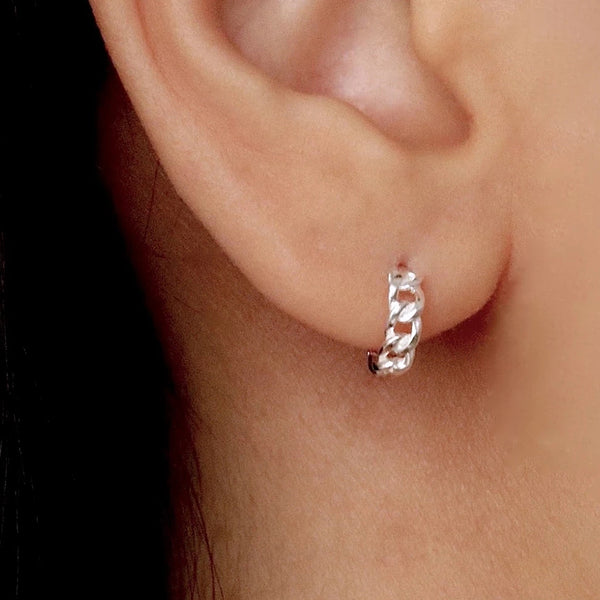 FE0109 925 Sterling Silver Chain Huggie Earrings