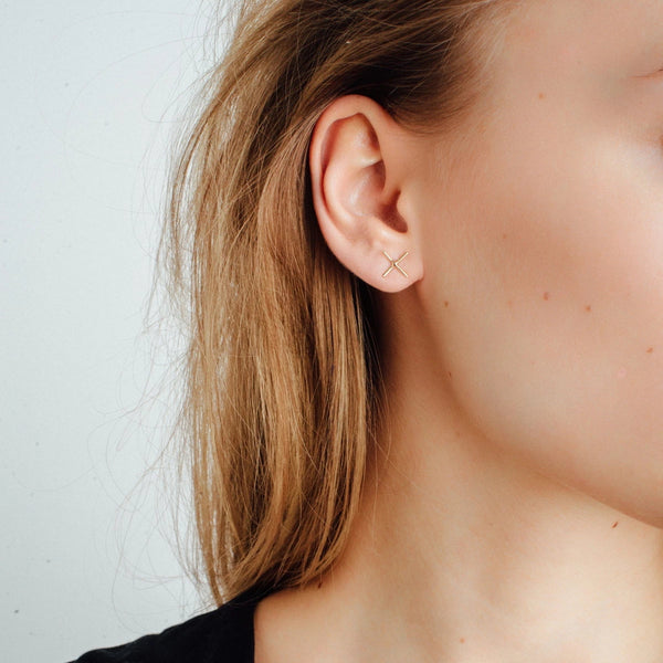 FE0255 925 Sterling Silver X Earrings