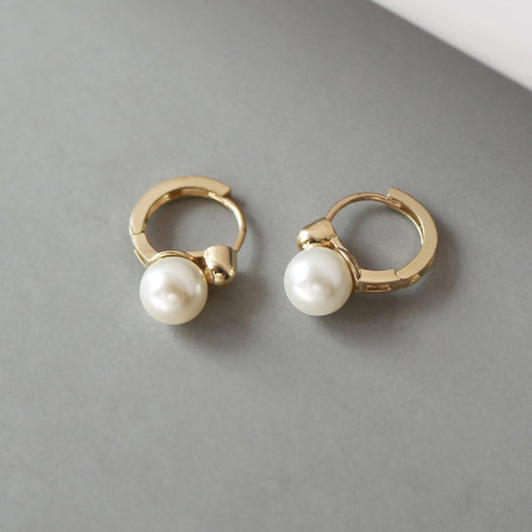 PE0097 925 Sterling Silver Round Plump Pearl Huggie Hoop Earrings