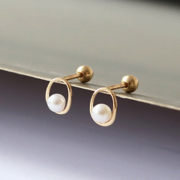 PE0080 925 Sterling Silver Elegant Freshwater Pearl Oval Barbell Stud Earring