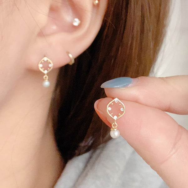 PE0091 925 Sterling Silver Zirconia Flower Freshwater Pearl Dangle Hoop Earring