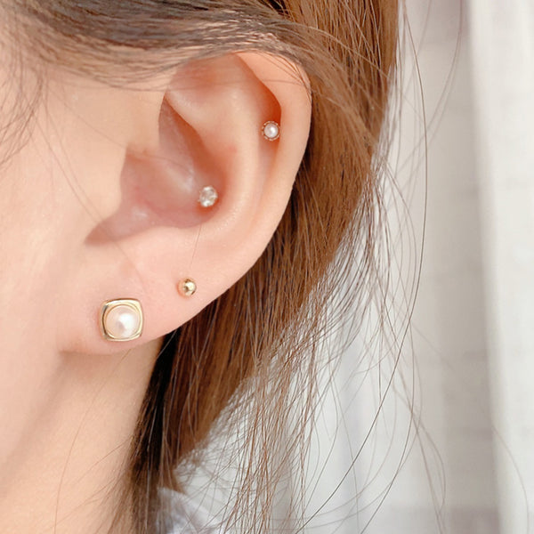 PE0096 925 Sterling Silver Geometry Plump White Pearl Stud Earring