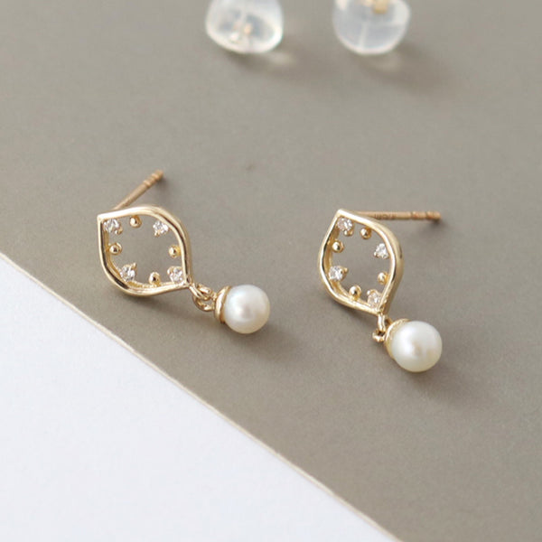 PE0091 925 Sterling Silver Zirconia Flower Freshwater Pearl Dangle Hoop Earring