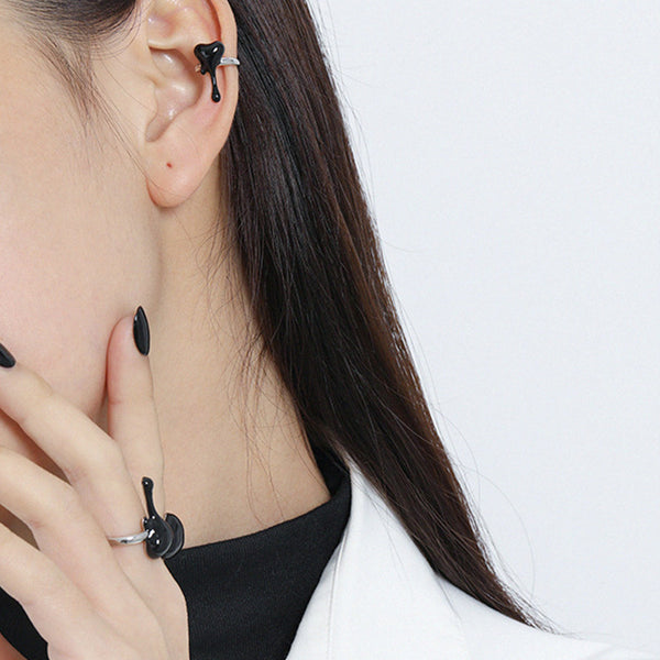 RHE1054 925 Sterling Silver Black Enamel Heart Stud