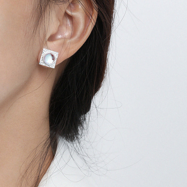 RHE1071 Hammered Moonstone Women Stud Earrings