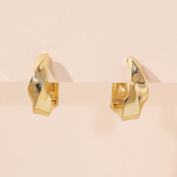 YHE0373 925 Sterling Silver Mobius Simple Hoop Earring