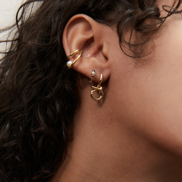 PE0032 925 Sterling Silver Claw Blavk CZ & Pearl Women Huggie Earrings