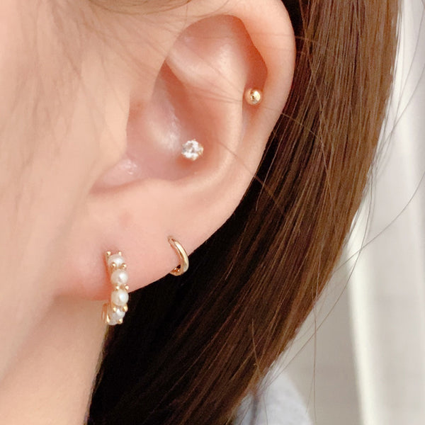 PE0090 925 Sterling Silver Arch Claw Set Shell Pearl Half Hoop Earrings