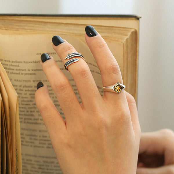 RHJ1049 Smiley Signet Ring