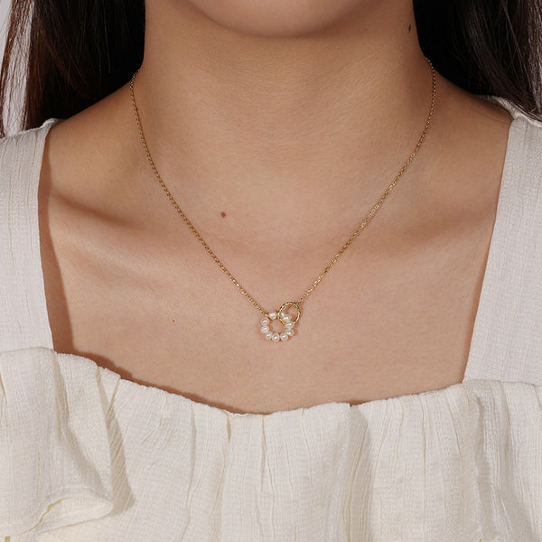 FX0845 Frehwater Pearl Interlock Circle Necklace